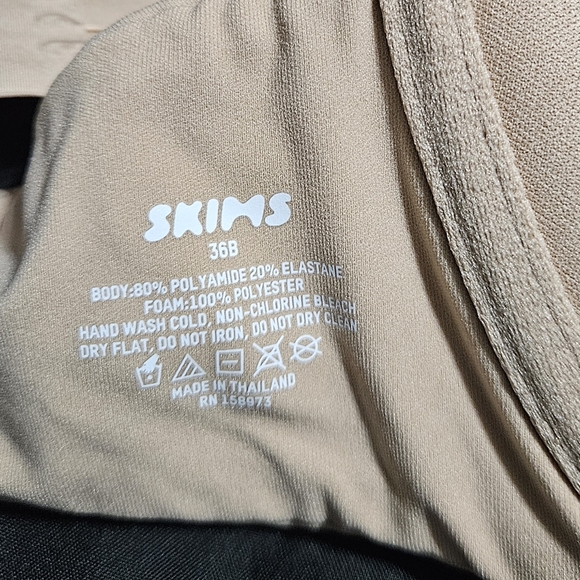 SKIMS Fits Everybody T- shirt Demi Bra 36B - Picture 3 of 4